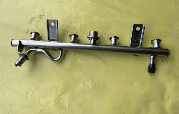 Mercedes-Benz C W203 Fuel main line pipe A2720780092