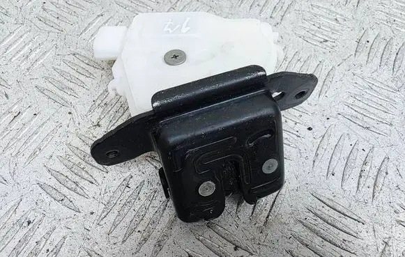 Toyota Yaris Tailgate/trunk/boot lock/catch/latch 