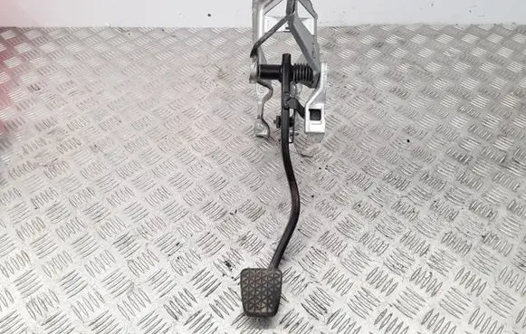 Opel Astra H Brake pedal