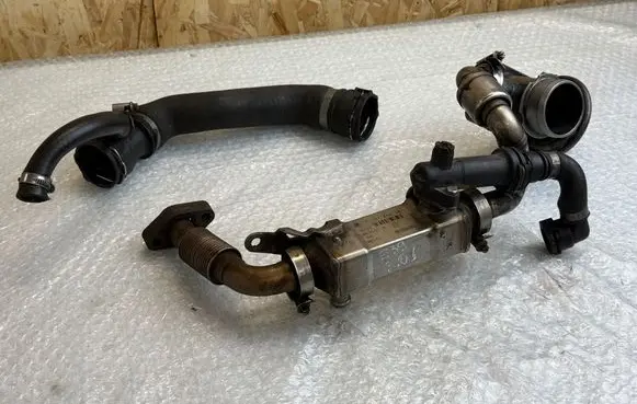 BMW 5 E39 EGR valve cooler 7787404