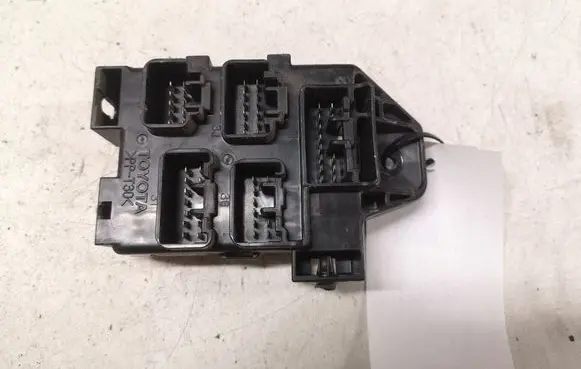 Toyota Avensis Verso Fuse module