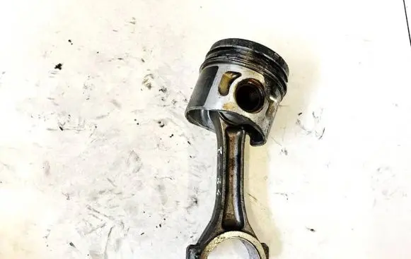 Ford Galaxy Piston with connecting rod