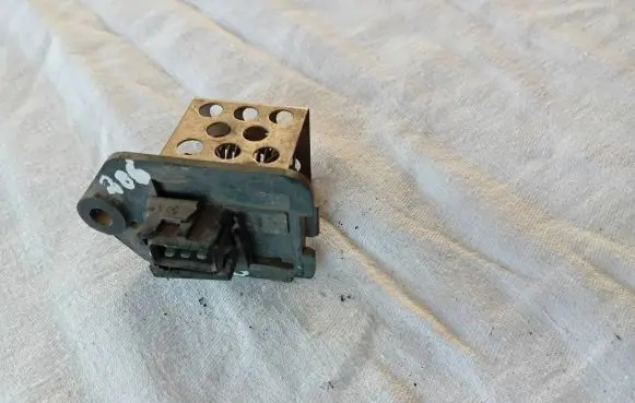 Peugeot 206 Heater blower motor/fan resistor 9641212480