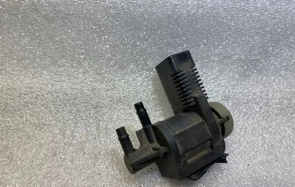 Volkswagen Sharan Turbo solenoid valve 1J0906283C