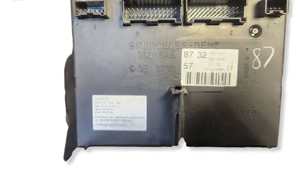 Mercedes-Benz ML W164 Fuse module 1635450205 08200101