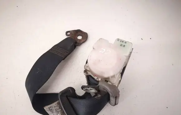 Toyota Yaris Rear seatbelt 7M8450