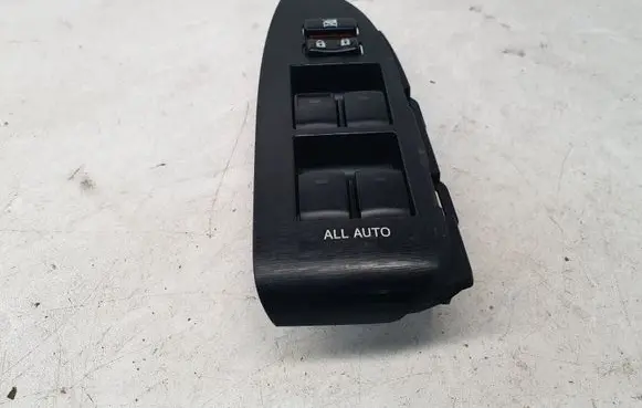 Toyota Auris E180 Electric window control switch 515220