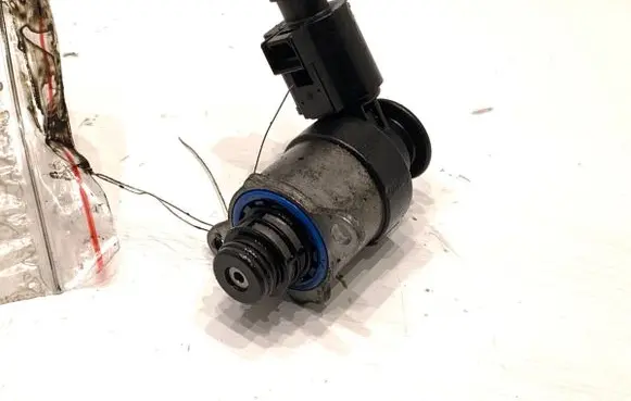 Volkswagen PASSAT B7 Fuel pressure regulator 0928400768