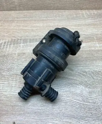 BMW 5 E34 Electric auxiliary coolant/water pump 8390063