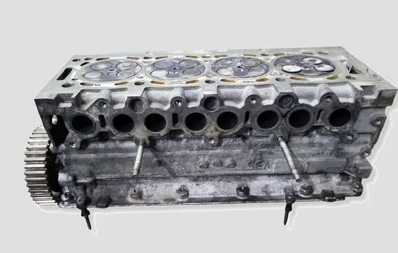 Citroen C5 Engine head 9634559710