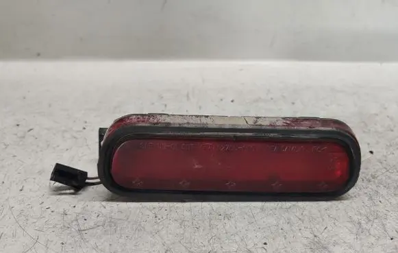 KIA Sorento Third/center stoplight