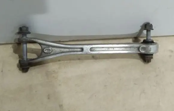 Maserati Ghibli Rear upper control arm/wishbone 69573