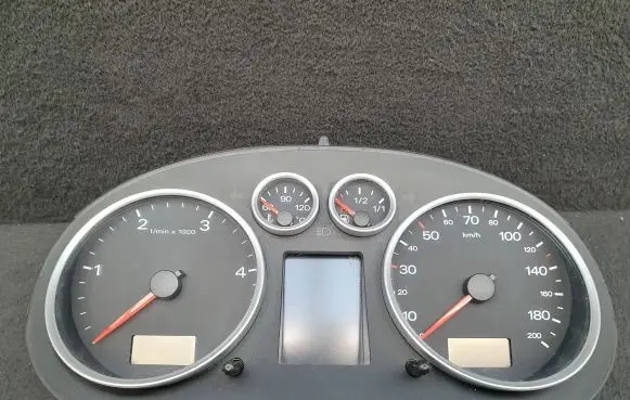 Audi A2 Speedometer (instrument cluster) 8Z0920930Q