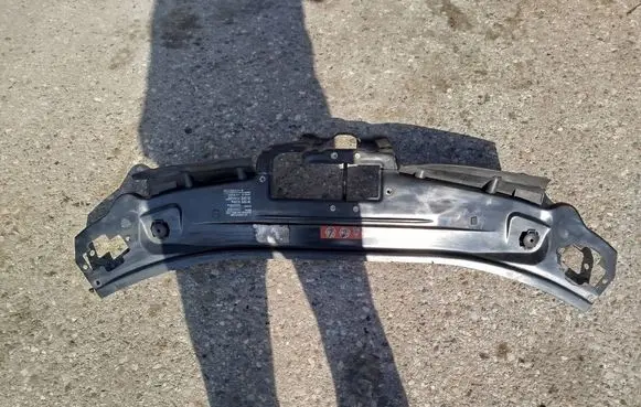 Mercedes-Benz S W221 Radiator support slam panel a2218170020 a0019890803