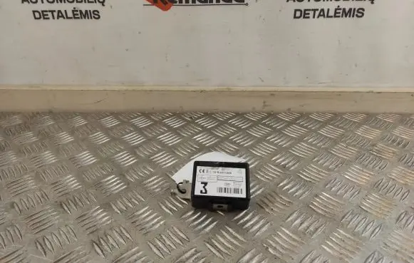 Toyota Avensis T270 Door control unit/module 8974102210 VZS000048593 10R0311005