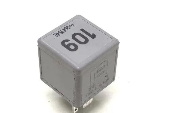Volkswagen Golf IV Other relay 1J0906381A