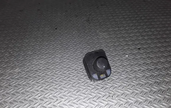 Audi A4 S4 B6 8E 8H Wing mirror switch 8E0959565