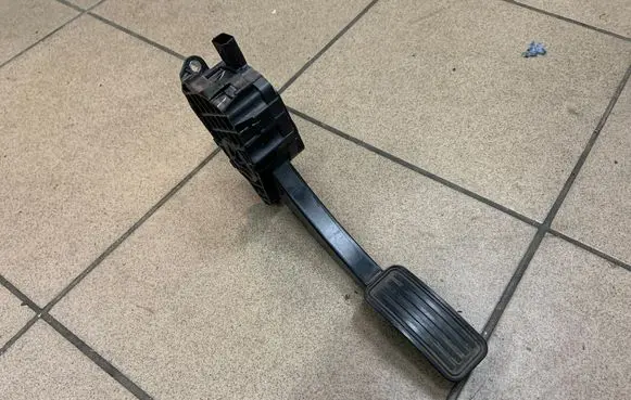 Ford Edge II Accelerator throttle pedal E1GC9F836JC E1GC9F836 9F836