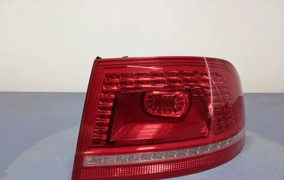 Volkswagen Phaeton Rear/tail lights 3D0945096H