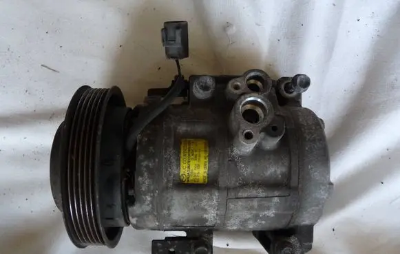 Mazda 3 II Air conditioning (A/C) compressor (pump) HS18N E500RN8BA04