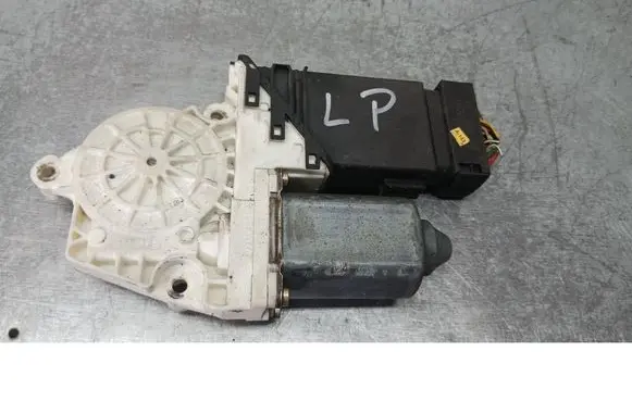 Seat Toledo II (1M) Front door window regulator motor 9776101432203