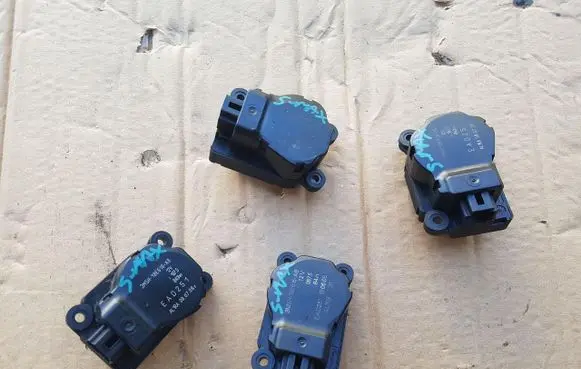 Ford Mondeo MK IV A/C air flow flap actuator/motor 