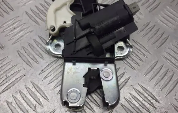 Audi A4 S4 B6 8E 8H Tailgate exterior lock 4F5827505