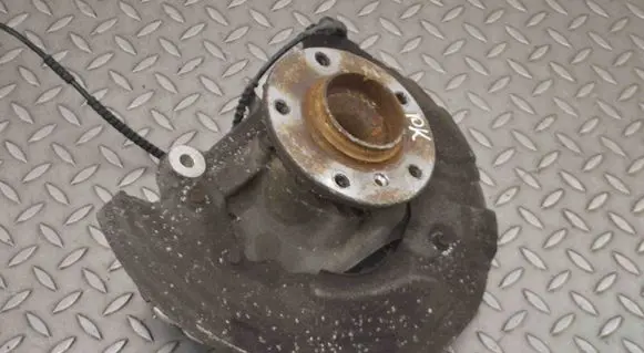 Front wheel hub