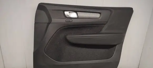 Volvo XC40 Front door card panel trim 32282669