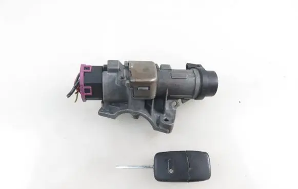 Audi A4 S4 B6 8E 8H Ignition lock 4B0905851G