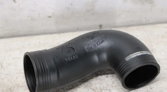 Volvo XC60 Intercooler hose/pipe 31338572