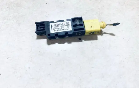 Audi A3 S3 8P Airbag deployment crash/impact sensor 4b0959643e