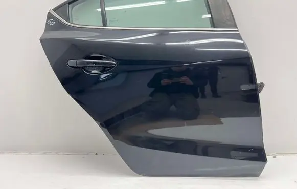 Mazda 3 II Rear door