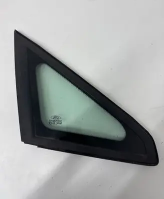 Ford Focus C-MAX Front triangle window/glass 