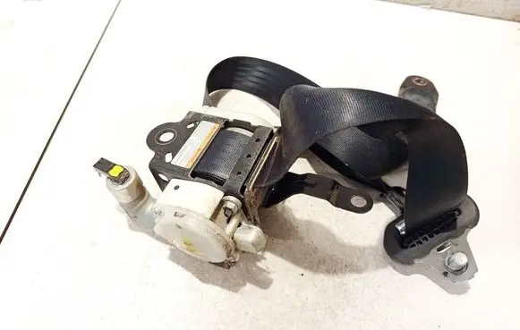 Nissan Pixo Front seatbelt
