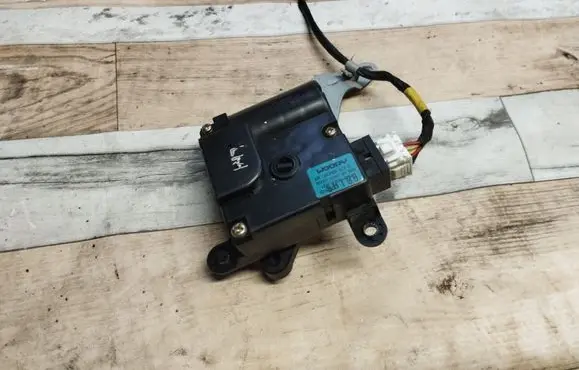 Hyundai Elantra Air flap motor/actuator WD401001BW0