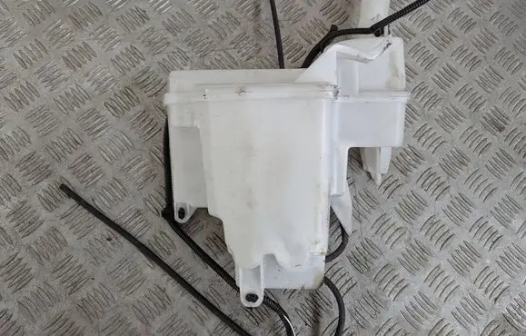 Citroen C1 Windshield washer fluid reservoir/tank