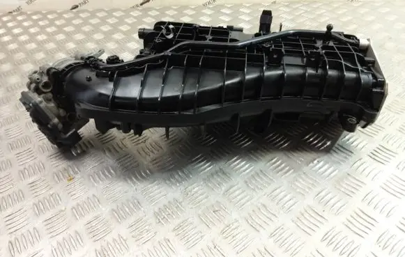 BMW X3 G01 Intake manifold 72344186
