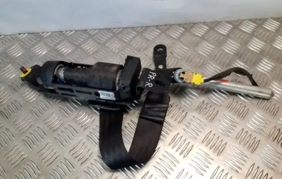 Volvo V70 Front seatbelt 30734732