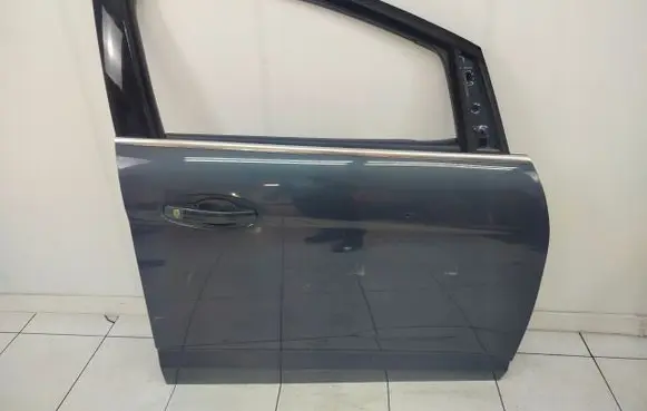 Ford C-MAX II Front door 