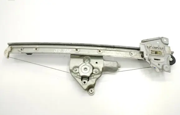Suzuki Grand Vitara II Rear door window regulator with motor 8343065J00