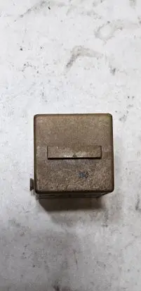 BMW 7 E38 Window control relay 61368384505