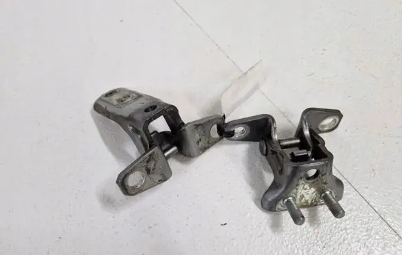 Mitsubishi ASX Front door hinges set U17