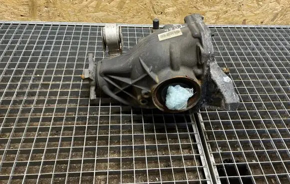 Mercedes-Benz CLS C218 X218 Rear differential A2183504300 2183504300