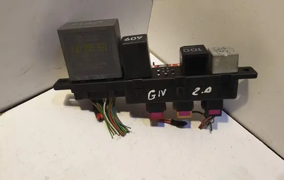 Volkswagen Golf IV Fuse box set 8L0941822 896081002