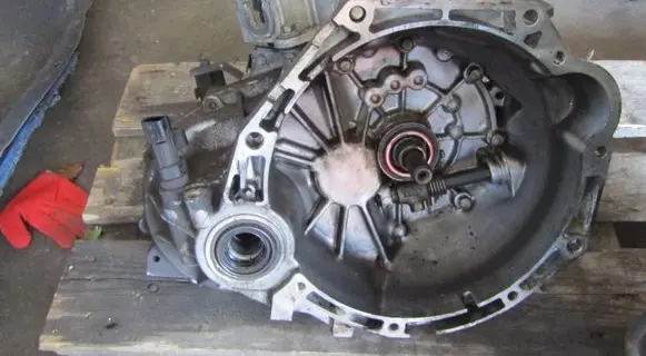 Hyundai i10 Manual 5 speed gearbox ME1671