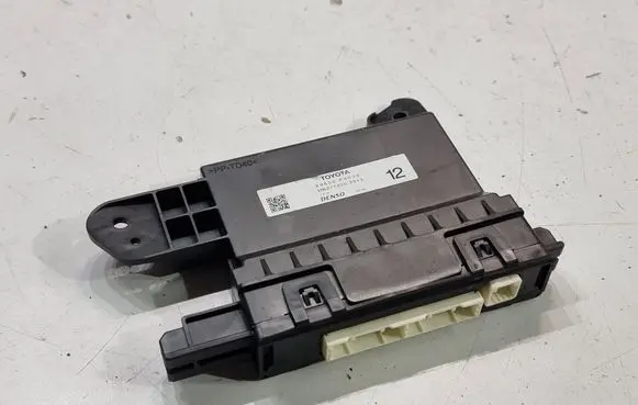 Toyota C-HR I Air conditioner control unit module 88650F4030