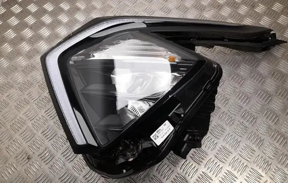 KIA Sportage Headlight/headlamp 92101R2010