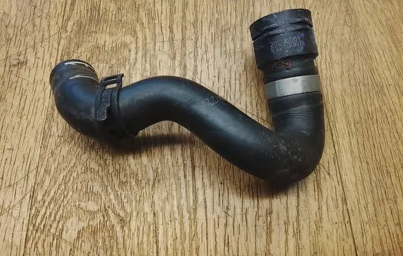 Porsche Macan (95B) Engine coolant pipe/hose 95B819332G