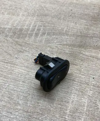 Opel Astra G Electric window control switch 13363100 90561388